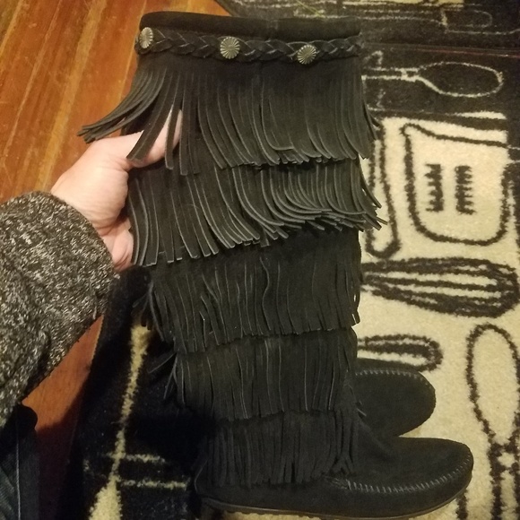 Minnetonka 5-LAYER FRINGE KNEE HIGH moccasins - Picture 1 of 6